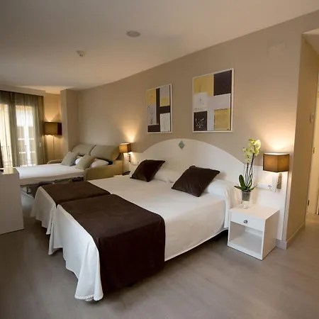 Отель Hotel Torico Plaza Теруэль