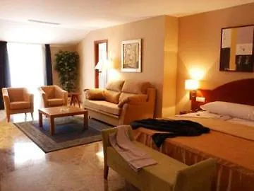 Hotel Torico Plaza 3*